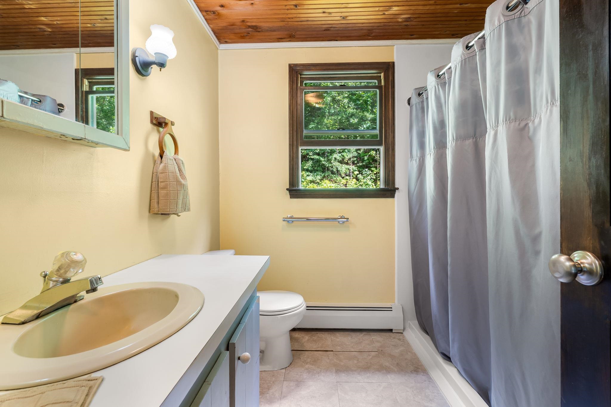 127 Mountain Road Deerfield, NH 03037 - Photo 23 of 31