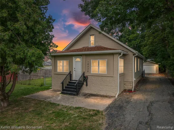 $275,000 | 18335 East Eleven Mile Road, Roseville, MI 48066