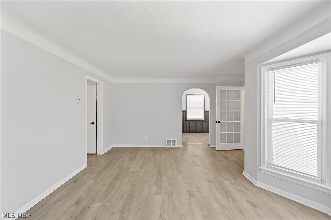4242 Wilmington Road Cleveland, OH 44121 - Photo 6 of 22 Gallery Image 6
