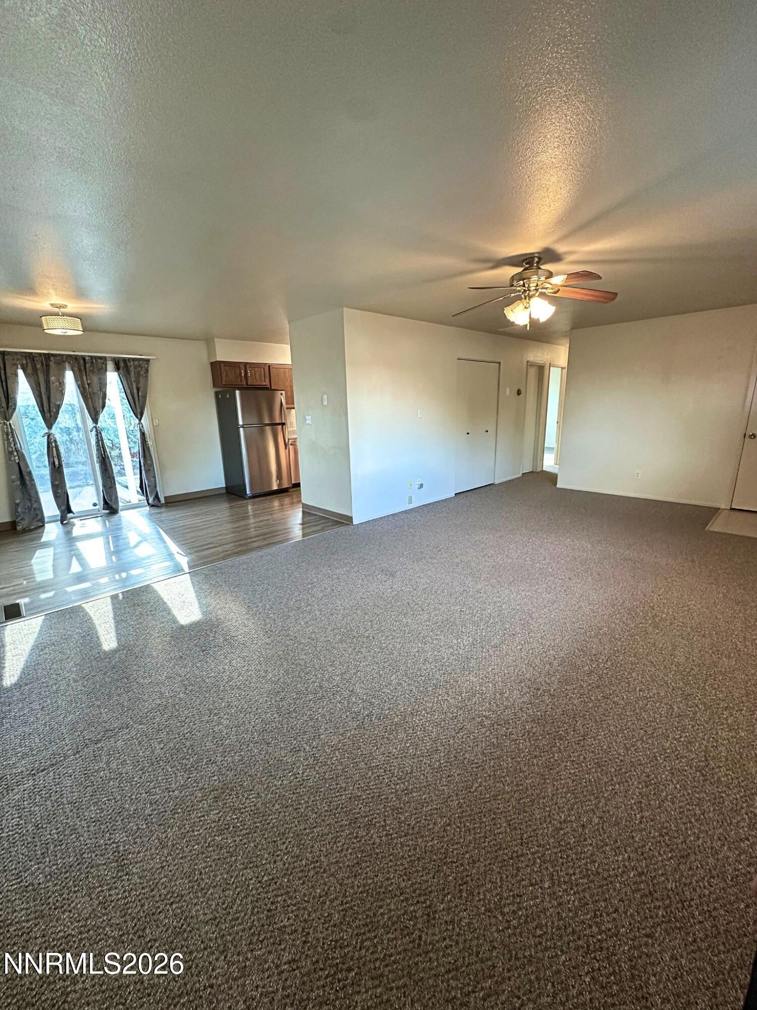 831 Sunset Drive Fallon, NV 89406 - Photo 3 of 12 Living and Dining 1