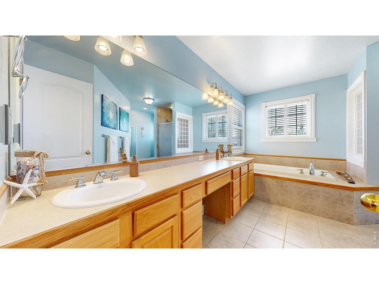 1901 74th Avenue Greeley, CO 80634 - Photo 26 of 50 Primary Full Bathroom - Upper Level