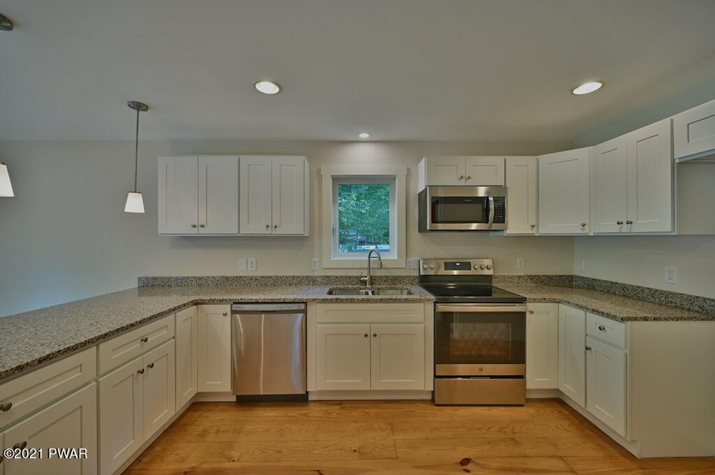 128 Gold Key Road Milford, PA 18337 - Photo 17 of 64 Kitchen