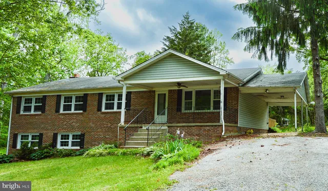 $364,900 | 8814 Lafayette Drive, Owings, MD 20736