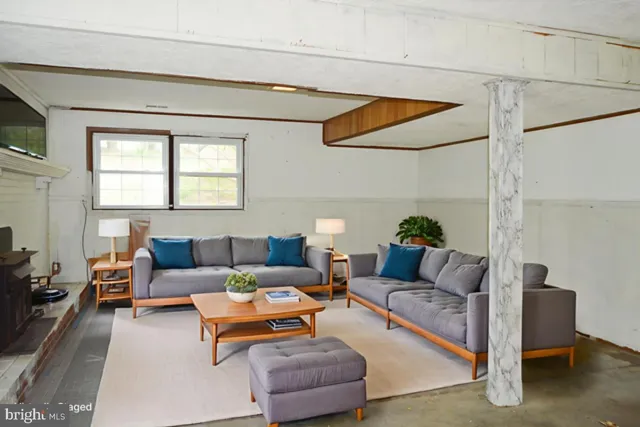 $364,900 | 8814 Lafayette Drive, Owings, MD 20736