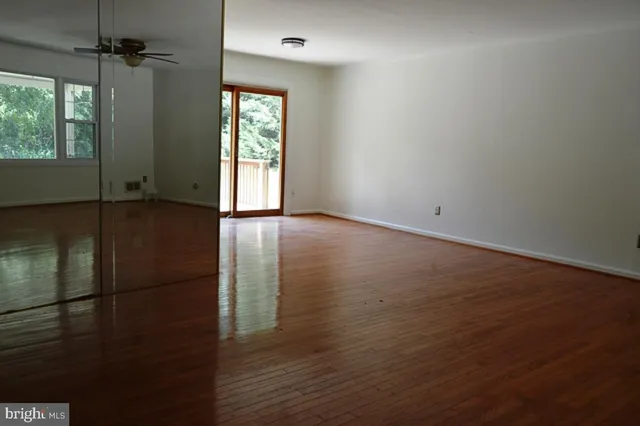 $364,900 | 8814 Lafayette Drive, Owings, MD 20736