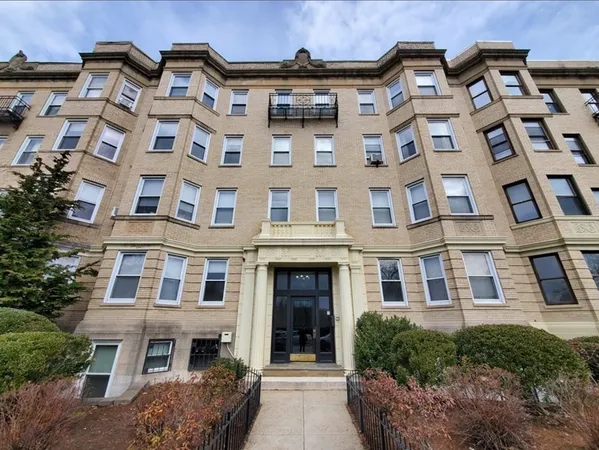 $2,400 | 85 Park Drive, Unit 15, Boston, MA 02215