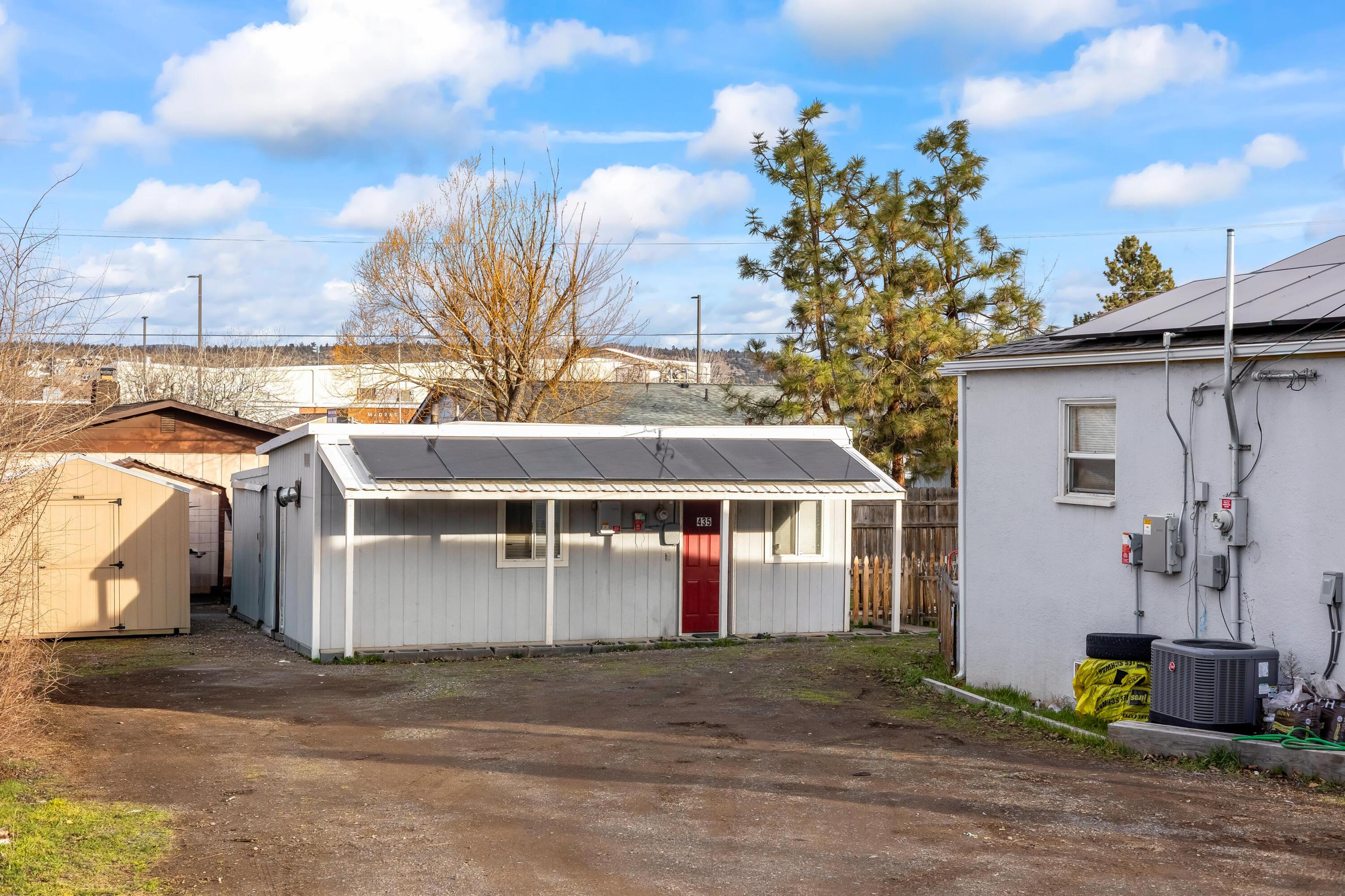 433 Southeast 9th Street Madras, OR 97741 - Photo 2 of 27 Small home