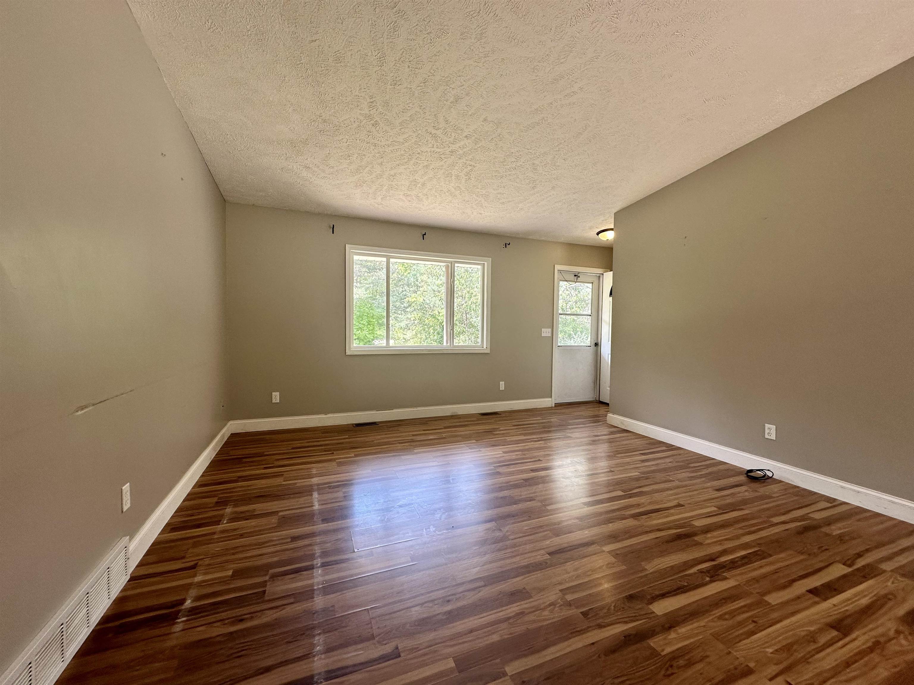2559 North Hulbert Road Interlochen, MI 49643 - Photo 20 of 61 1926818-89ce6764-fb3b-48bd-a29e-a8c4536a1838.JPG