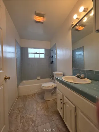 $3,200 | 220 South Pannes Avenue, Unit 1, Compton, CA 90221