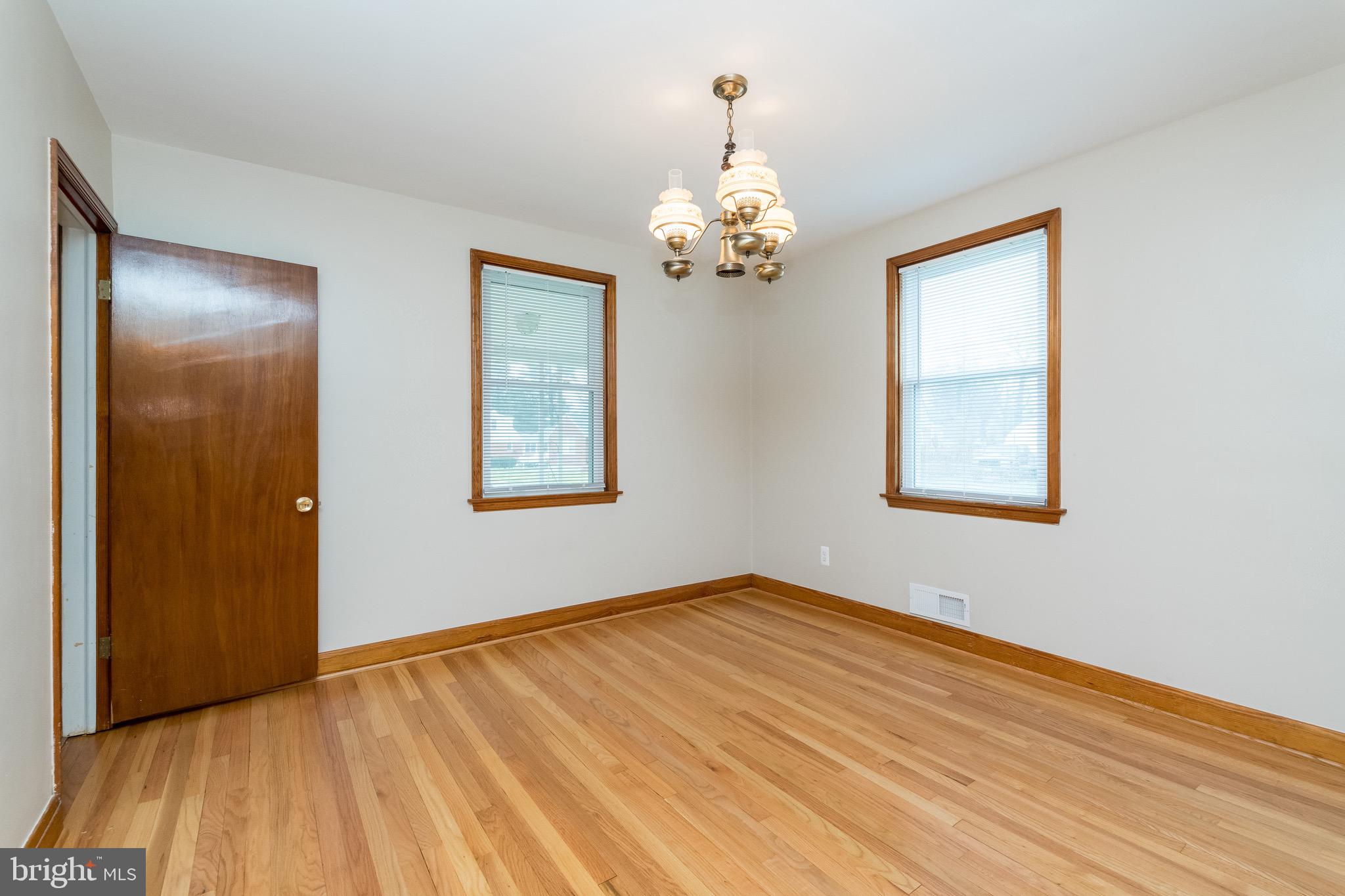504 Riverside Road Essex, MD 21221 - Photo 6 of 21 Dining Room
