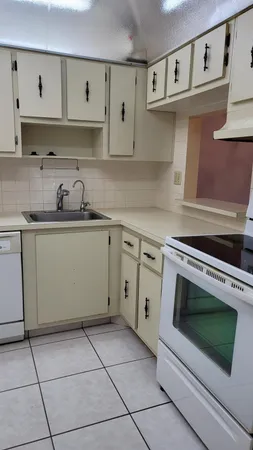 $1,500 | 4394 Northwest 9th Avenue, Unit 203G, Pompano Beach, FL 33064