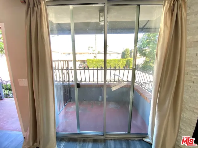 $2,750 | 1529 South Bundy Drive, Unit 102, Los Angeles, CA 90025