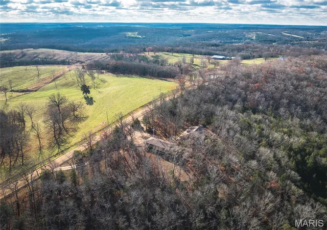 $482,000 | 1673 Hwy T, Freeburg, MO 65035