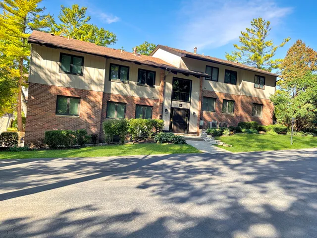 $1,200,000 | 1070 South Lake Shore Drive, Unit 81A, Lake Geneva, WI 53147