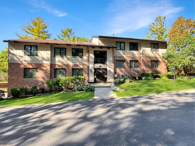 $1,200,000 | 1070 South Lake Shore Drive, Unit 81A, Lake Geneva, WI 53147
