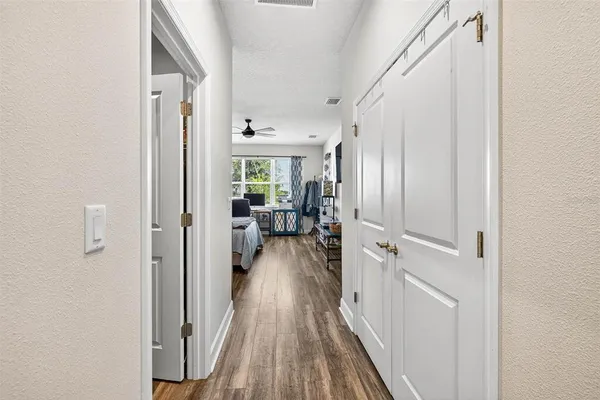 a view of outdoor space with porch and entertaining space