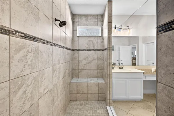 $725,000 | 11761 Lake Lucaya Drive, Riverview, FL 33579