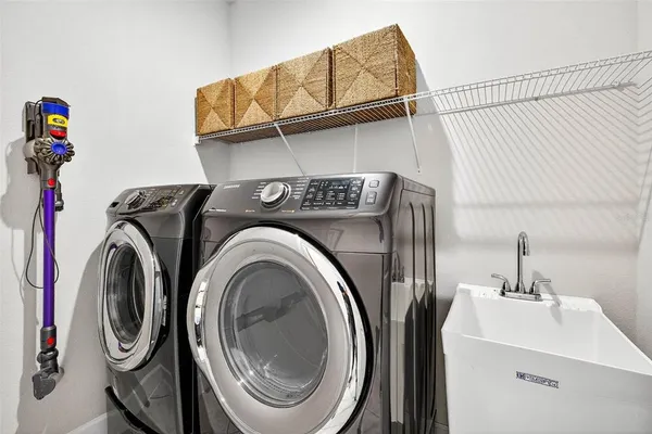 $725,000 | 11761 Lake Lucaya Drive, Riverview, FL 33579