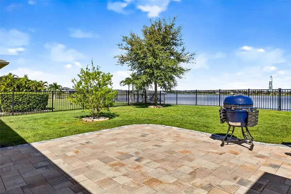 $725,000 | 11761 Lake Lucaya Drive, Riverview, FL 33579