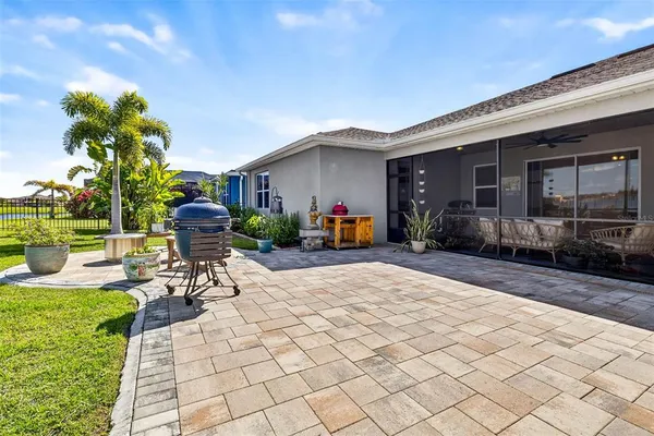 $725,000 | 11761 Lake Lucaya Drive, Riverview, FL 33579