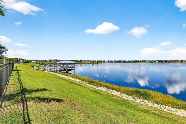 $725,000 | 11761 Lake Lucaya Drive, Riverview, FL 33579