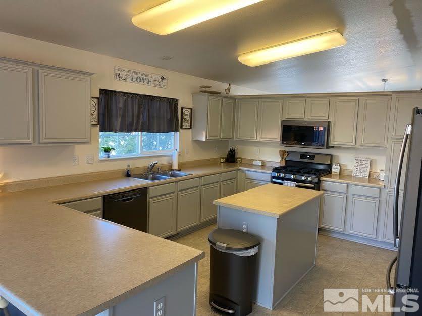 17605 Alexandria Court Reno, NV 89508 - Photo 10 of 26 Photo 10