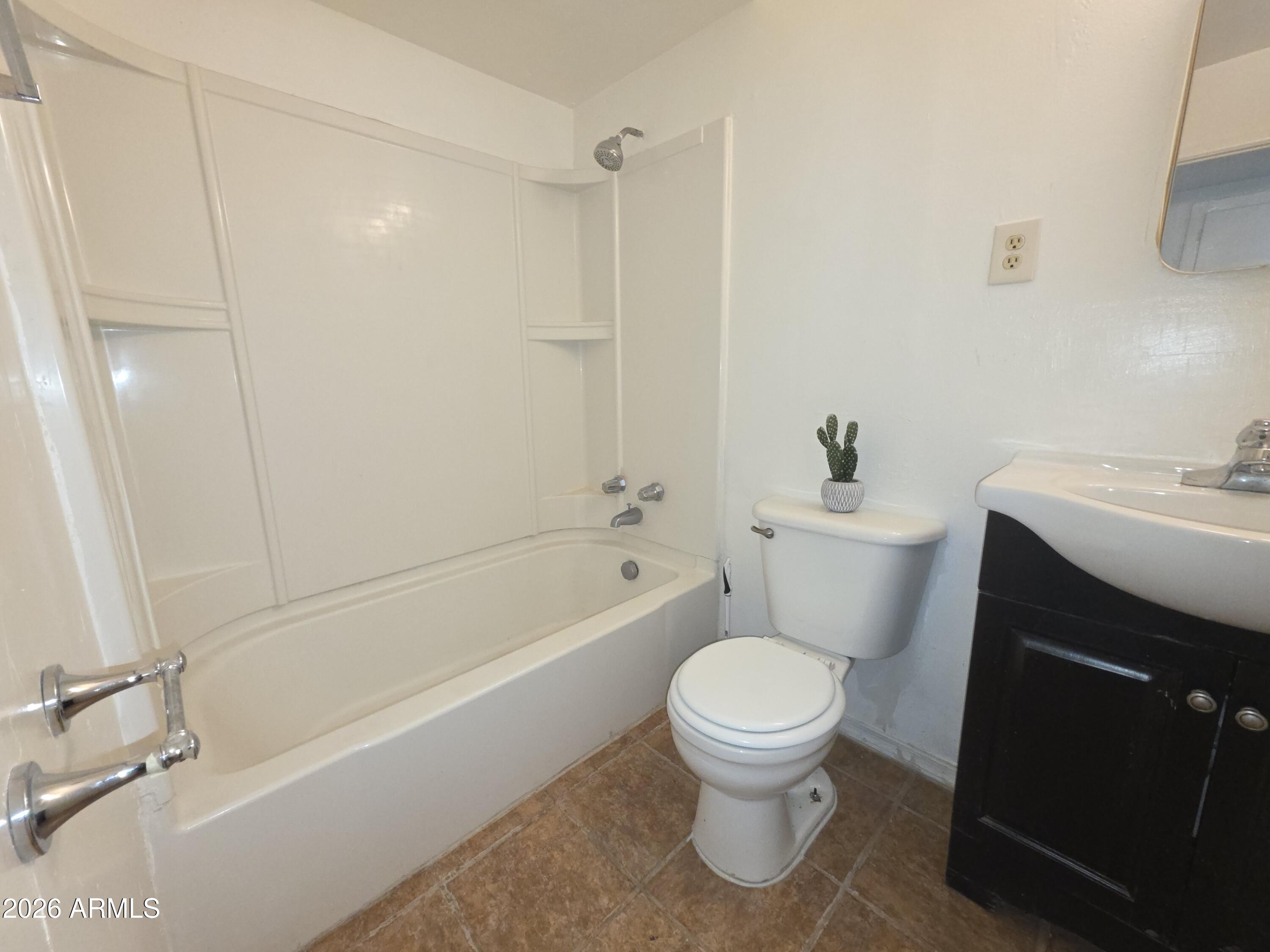4716 West Osborn Road Phoenix, AZ 85031 - Photo 15 of 28 20260516_181425