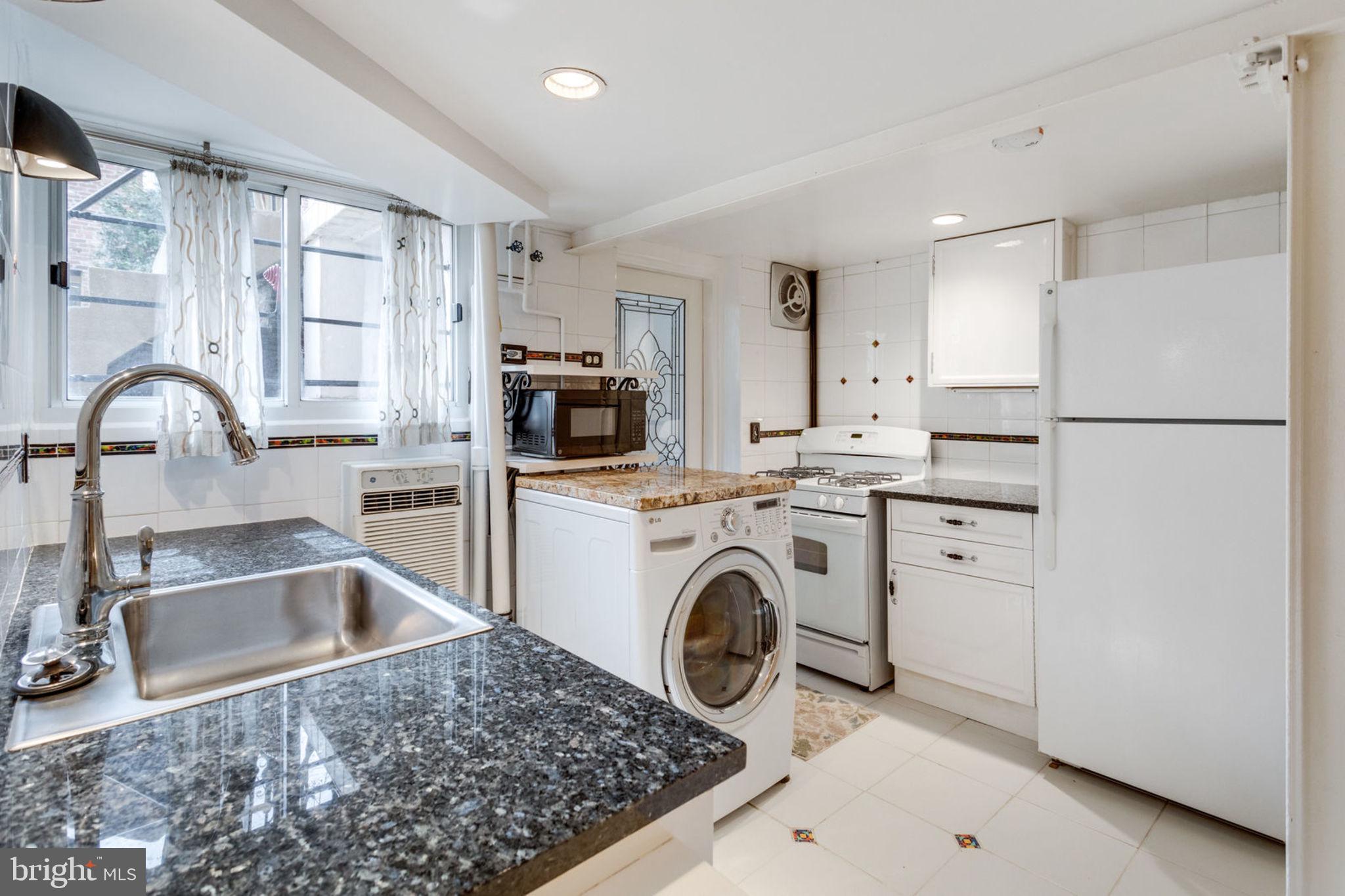 4452 Reservoir Road Northwest Washington, DC 20007 - Photo 21 of 33 Inlaw Suite - Kitchen