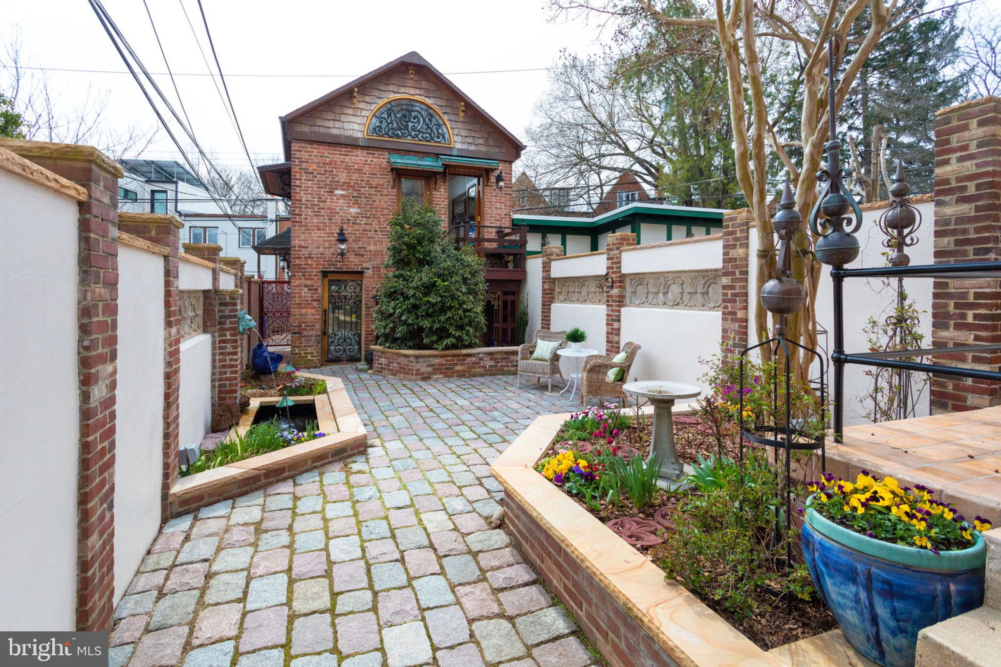 4452 Reservoir Road Northwest Washington, DC 20007 - Photo 26 of 33 Courtyard - Back