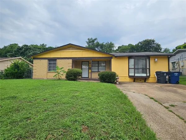 $1,750 | 119 Palm Oak Drive, Dallas, TX 75217
