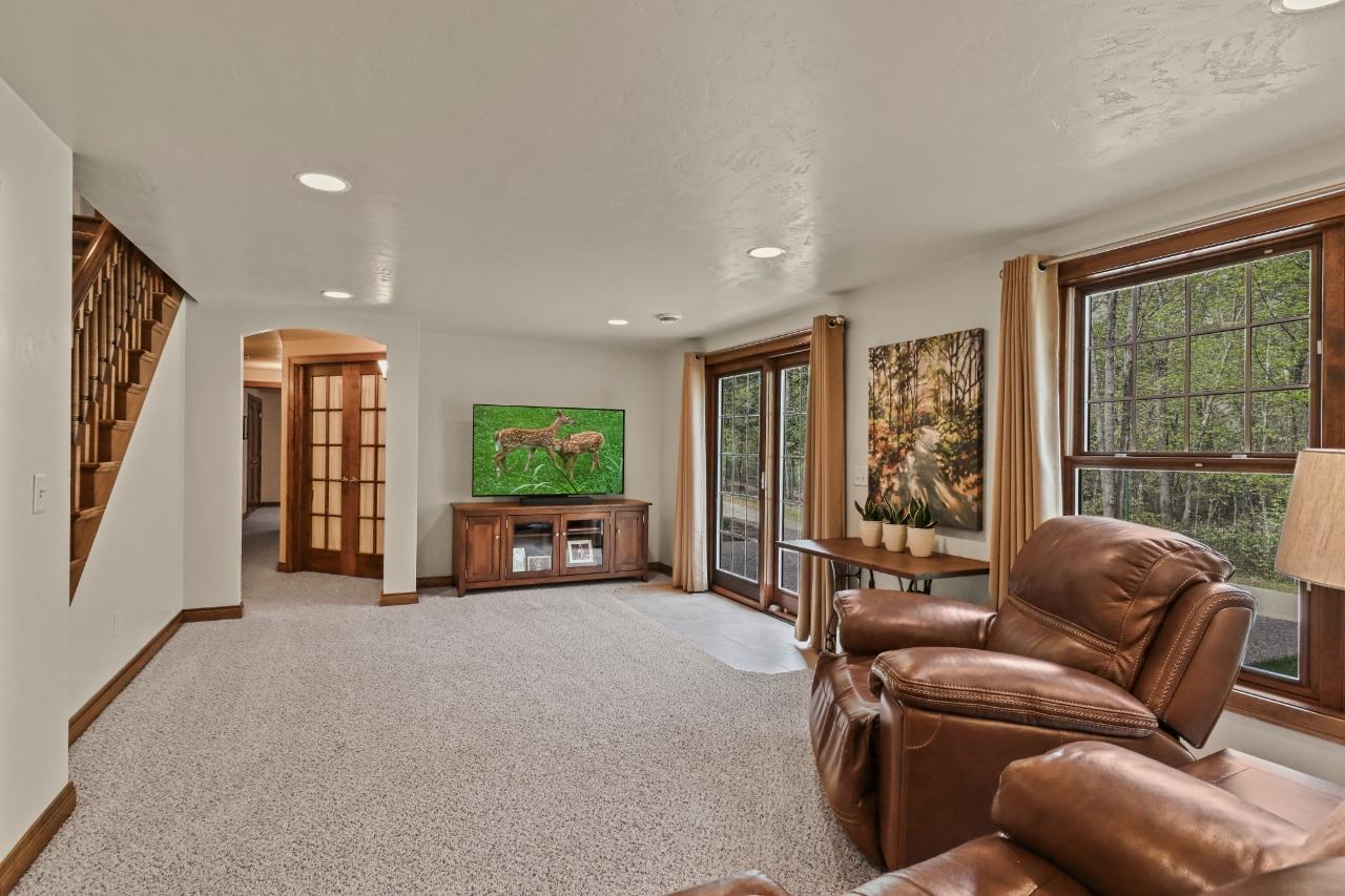 6383 Northwestern Drive Rhinelander, WI 54501 - Photo 8 of 49 Gallery Image 8