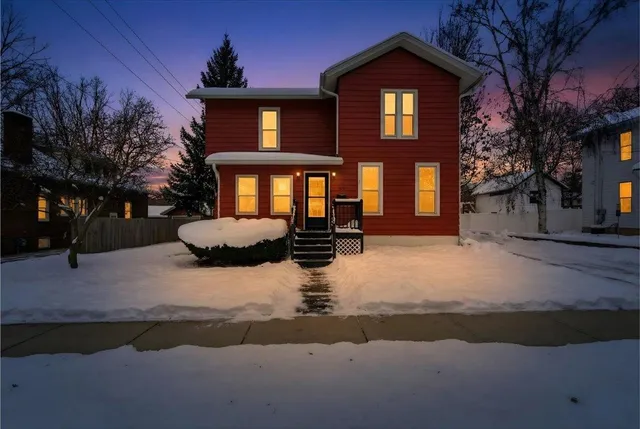 $314,900 | 119 North 2nd Street, Evansville, WI 53536