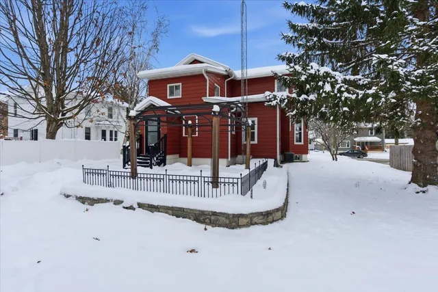 $314,900 | 119 North 2nd Street, Evansville, WI 53536