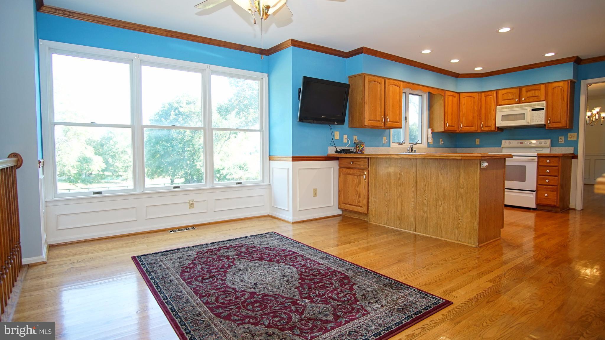 2711 Gillis Road Mount Airy, MD 21771 - Photo 11 of 25 Breakfast bar & table space