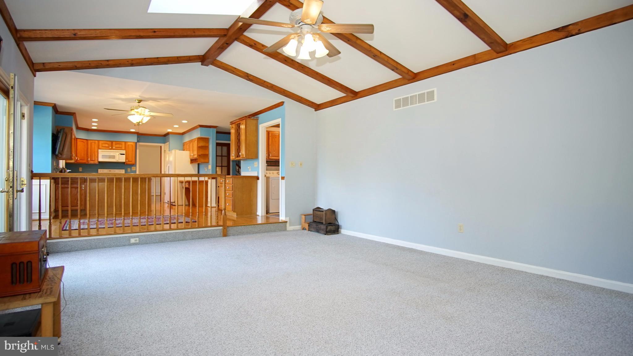 2711 Gillis Road Mount Airy, MD 21771 - Photo 9 of 25 Family Room