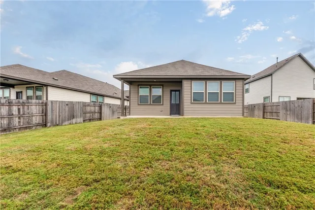 $2,095 | 138 Silktassel Way, Buda, TX 78610