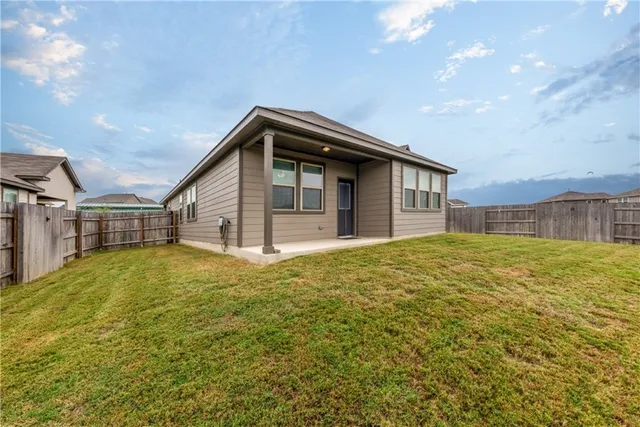 $2,095 | 138 Silktassel Way, Buda, TX 78610