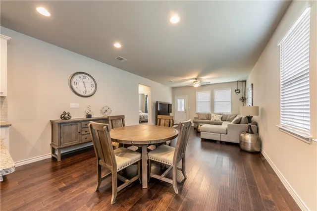 $2,095 | 138 Silktassel Way, Buda, TX 78610