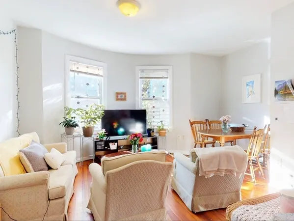 $5,000 | 32 South Huntington Avenue, Unit 1, Boston, MA 02130