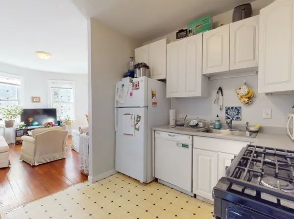 $5,000 | 32 South Huntington Avenue, Unit 1, Boston, MA 02130