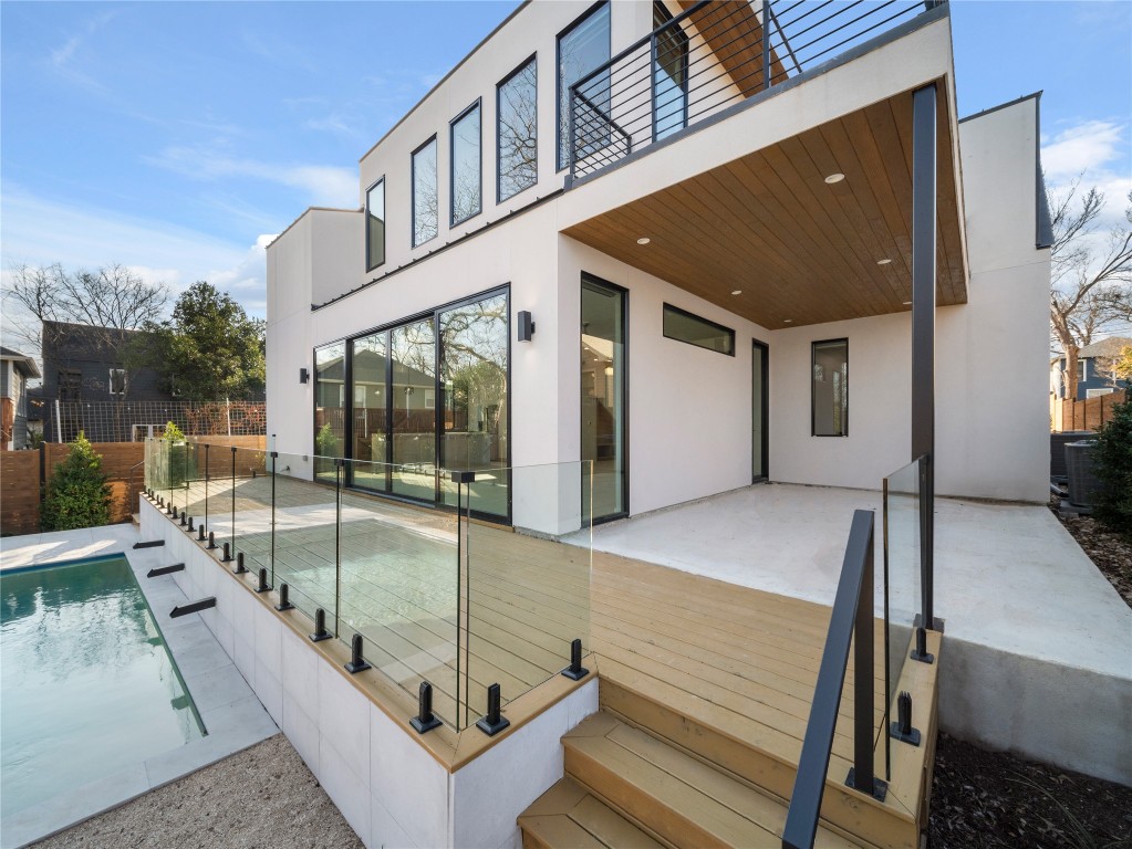 2107 Brackenridge Street, Unit B Austin, TX 78704 - Photo 14 of 36 a view of a house with backyard and porch
