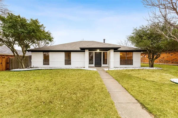 $2,800 | 924 Simon Drive, Plano, TX 75025