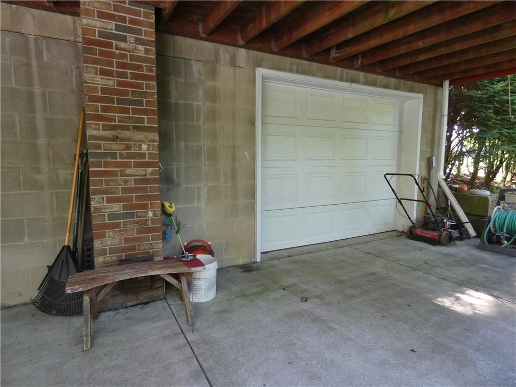 2223 Sandy Lake-Grove City Road Jackson Center, PA 16133 - Photo 8 of 30 a view of patio with table and chairs