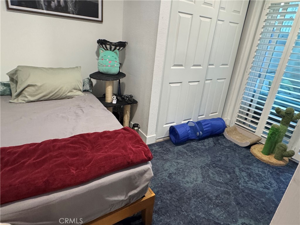682 East Workman Street Covina, CA 91723 - Photo 16 of 36 a living room with furniture and a potted plant