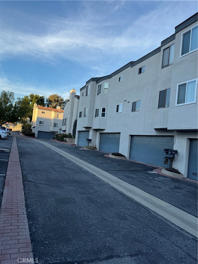 682 East Workman Street Covina, CA 91723 - Photo 4 of 36 a large building with a large window