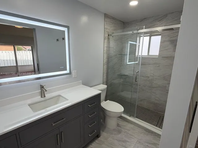 $3,850 | 1525 Estancia Circle, Weston, FL 33327