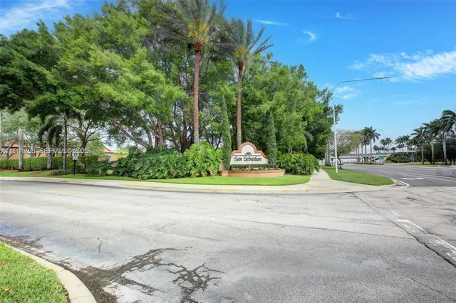 $3,850 | 1525 Estancia Circle, Weston, FL 33327