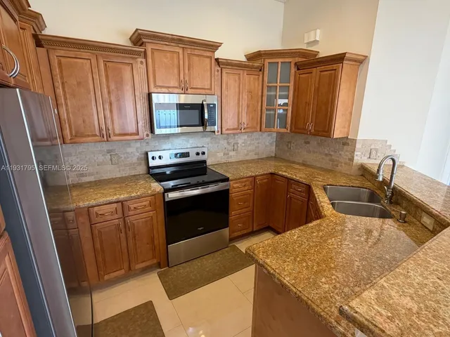 $3,850 | 1525 Estancia Circle, Weston, FL 33327