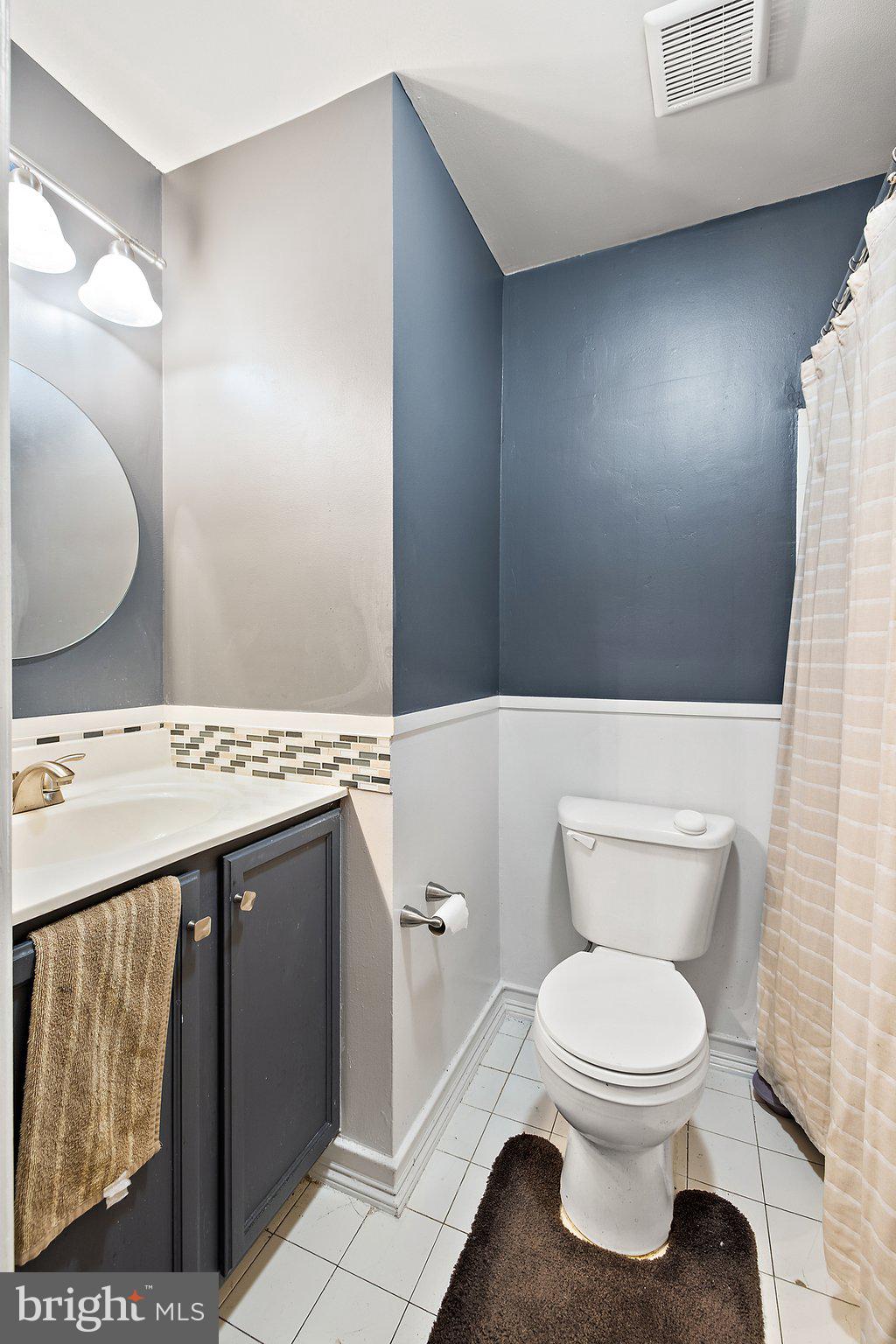 1793 Jonathan Way, Unit 1793D Reston, VA 20190 - Photo 15 of 25 Master Bathroom