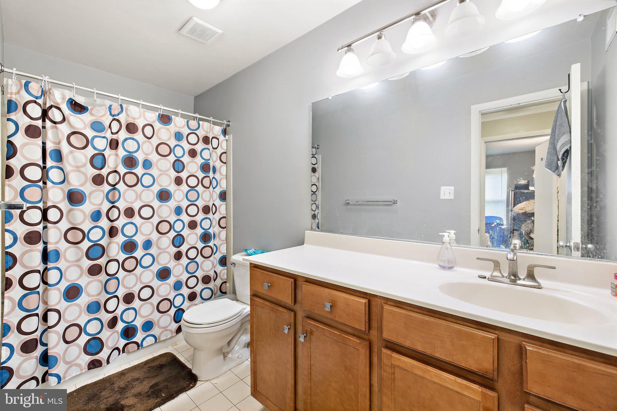 1793 Jonathan Way, Unit 1793D Reston, VA 20190 - Photo 18 of 25 2nd Bathroom